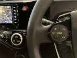 ステアリング左側にオーディオ操作スイッチ(音量調整スイッチ・TUNE/TRACKスイッチ・MODEスイッチ・トークスイッチ)が付いています。