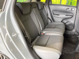 後部座席も気になるようなキズ・汚れやへたり等、大きなダメージはなく、良好な状態です。