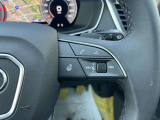 地図情報や車両情報などをステアリングのスイッチから操作して表示できます。