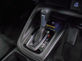 扱いやすい位置に配置されたフロアオートマチックです☆CVTを採用で滑らかでスムーズな走りが楽しめますよ♪