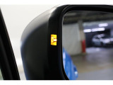リヤビークルディテクション◆装備。後部に内蔵されたセンサーによって、後方から接近する車両を検知。ドアミラーのLEDインジケーターや警告音でドライバーに注意を促します。