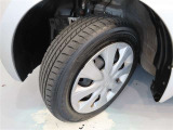 タイヤサイズは155/65R14です。