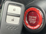 【 スマートキー・プッシュスタート 】鍵を挿さずにポケットに入れたまま鍵の開閉、エンジンの始動まで行えます。