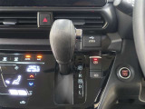 ストレート式のシフトレバーを採用しております♪シンプルなので、誰でも使いやすいですネ☆