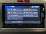 純正メモリーナビとバックカメラ付☆オーディオでドライブも好きな音楽を聴いて楽しめます。TV視聴も可能です☆