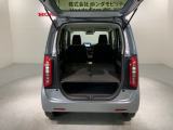 リアシートを倒すと、ラゲッジスペースを広くお使いいただけます!