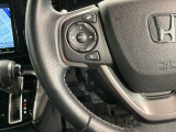 ステアリングにオーディオ操作スイッチが付いています。オーディオ画面に直接タッチしなくても操作が出来ますので、運転に集中できます。