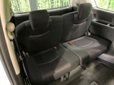 3列目シートはもちろん状態良好☆大人でもゆったりと座って頂けますので、大人数でのお出かけもラクラクです♪ご家族で、気の知れた仲間で、ドライブに行くのが楽しみですね♪