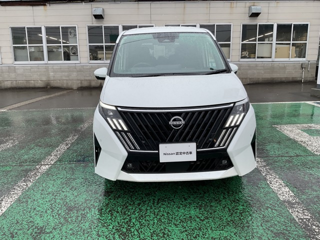 セレナ 1.4 e-4ORCE ハイウェイスターV 4WD 