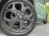 【純正15インチアルミホイール】外観にマッチした純正アルミホイールを装着しております。各種社外アルミホイールや、スタッドレスタイヤも取扱いしております。是非ご相談ください♪