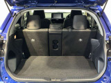 バックドアを開けると荷物スペースです!