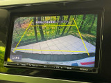 【バックカメラ】駐車時に後方がリアルタイム映像で確認できます。大型商業施設や立体駐車場での駐車時や、夜間のバック時に大活躍!運転スキルに関わらず、今や必須となった装備のひとつです!
