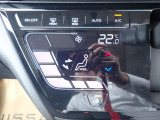 タッチパネル式のオートエアコンになっておりますので操作も楽々、お手入れ楽々です♪また、オートエアコンですので設定した温度を保ってくれますので快適にお乗りいただけます♪