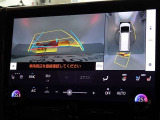 バックガイドモニターを装備しています、車庫入れもラクラクです。パノラミックビューモニターを搭載しています、上からの画像も表示されます。
