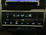 オートエアコン付きです!お好みの温度をセットするだけでエアコンの風量などを自動でコントロール。快適な車内でお過ごしいただけます。