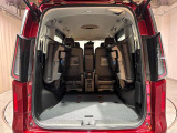 3列目のシートは跳ね上げ式なのでたくさんお荷物が積めます☆