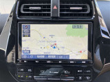 純正ナビを装備。タッチパネル式で使いやすく、お出かけもラクラクです。