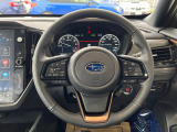 【純正革巻きステアリング】上質な革を使用することで、手にしっかり馴染みとても運転しやすいハンドルです♪