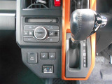 インパネシフト仕様で前席足元広々