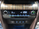 デュアルエアコン搭載で、運転席、助手席それぞれで温度調整可能!!快適な室内空間でドライブすることが出来ます!