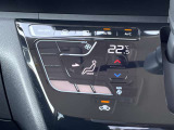 <オートエアコン>タッチパネル式のオートエアコンを採用。視認性の高い表示部や操作音で直感的な操作が行えます。