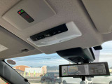 SOSコールつきなのでもしもの時にオペレーターと直接会話ができ安心です。(ご利用にはNissanConnectへの登録が必要です) スマートルームミラーなので後席に人や大きな荷物があっても後方確認がしやすいです。