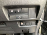 運転席右側に各種スイッチがあります!