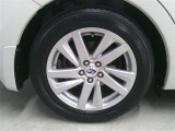 純正16インチアルミホイール!ボディにバッチリ合ってます!