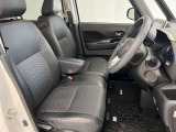 ゆったりと座れる運転席シートですのでストレスなく運転が出来ますよ!