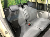 後部座席も気になるようなキズ・汚れやへたり等、大きなダメージはなく、良好な状態です。
