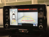 【バックガイドモニター】 車庫入れなど後進運転時に死角をモニターで確認ができて安全です♪ ステアリング操作の参考になるガイド線も表示しますので車庫入れがニガテな方も安心ですネ!