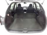 セカンドシートを倒すとさらに広々のラゲッジスペース