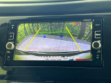 【バックカメラ】駐車時に後方がリアルタイム映像で確認できます。大型商業施設や立体駐車場での駐車時や、夜間のバック時に大活躍!運転スキルに関わらず、今や必須となった装備のひとつです!