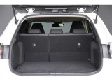 【トランク】 トランクルームはこんなに広々です。大きめの荷物も簡単に積めます。