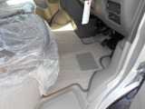 フロアマットも付いています