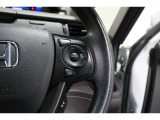 Hondaセンシングの機能のひとつ、アダプティブクルーズコントロール付!アクセルから足を離しても設定したスピードと前車との車間を保ち走行してくれます!車線維持もアシスト☆高速道路で疲労軽減ですね☆