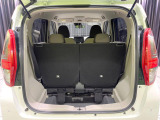 普段のお買い物や通勤、送迎等に十分な荷室スペースを確保しております。セカンドシートを倒すと、大きな荷物の積載も可能です♪