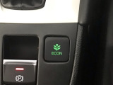 ★ECONスイッチ★ エコドライブを加速しよう!スイッチをONにすると、運転の仕方によるロスを抑え込み燃費をよくするようクルマが頑張ります(*^ー^*)燃費向上にチャレンジ♪