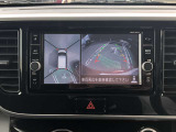 全周囲カメラ「アラウンドビューモニター」でバックオーライ♪ナビ画面かルームミラーのどちらかに投影します。
