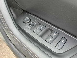 快適なショールームにて、お車選びのお手伝いから、ご購入後の整備待ちまで、ご対応致します。
