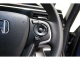 Hondaセンシングの機能のひとつ、アダプティブクルーズコントロール付!アクセルから足を離しても設定したスピードと前車との車間を保ち走行してくれます!車線維持もアシスト☆高速道路で疲労軽減ですね☆