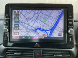 日産純正9インチメモリーナビ(MM320D-L)装備、NissanConnectマイカーアプリ対応、オペレーター通話や音声対話検索、スマホアプリと連動などに対応した高機能ナビ。