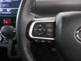 ハンドルにオーディオの操作スイッチが装備されています!視線を前方から外さずハンドルから手を離さずに操作できるのでとっても安全ですね♪