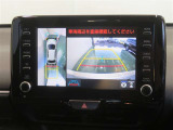 パノラミックビューモニター搭載。カメラで車両周囲の状況を映し出すため、狭い場所での駐車などに役立ちます。