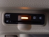 デザインスッキリのビルトイン『ETC』!高速道路の特典はもちろん、キャッシュレスなので料金所では徐行するだけで通過可能です!