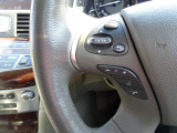 オーディオの音量調節などハンドルを握りながら操作できる便利なステアリングスイッチ付き♪