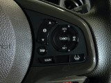 ハンドル右側にはクルーズコントロールのスイッチが装備され運転中の操作も安心して行えます!