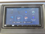 【 ケンウッド社製ナビ・MDV-D504BT 】ケンウッド社製の7インチメモリーナビが装備されています。