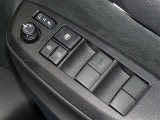 電動格納式ドアミラー・パワーウインドウを装備しています。