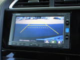 バックをするとき自動でリアの様子が映る『リアカメラ』付き!画面で確認しながらバックができますから安心ですね。でも、目視も大切ですよ!安全第一でお願いします!